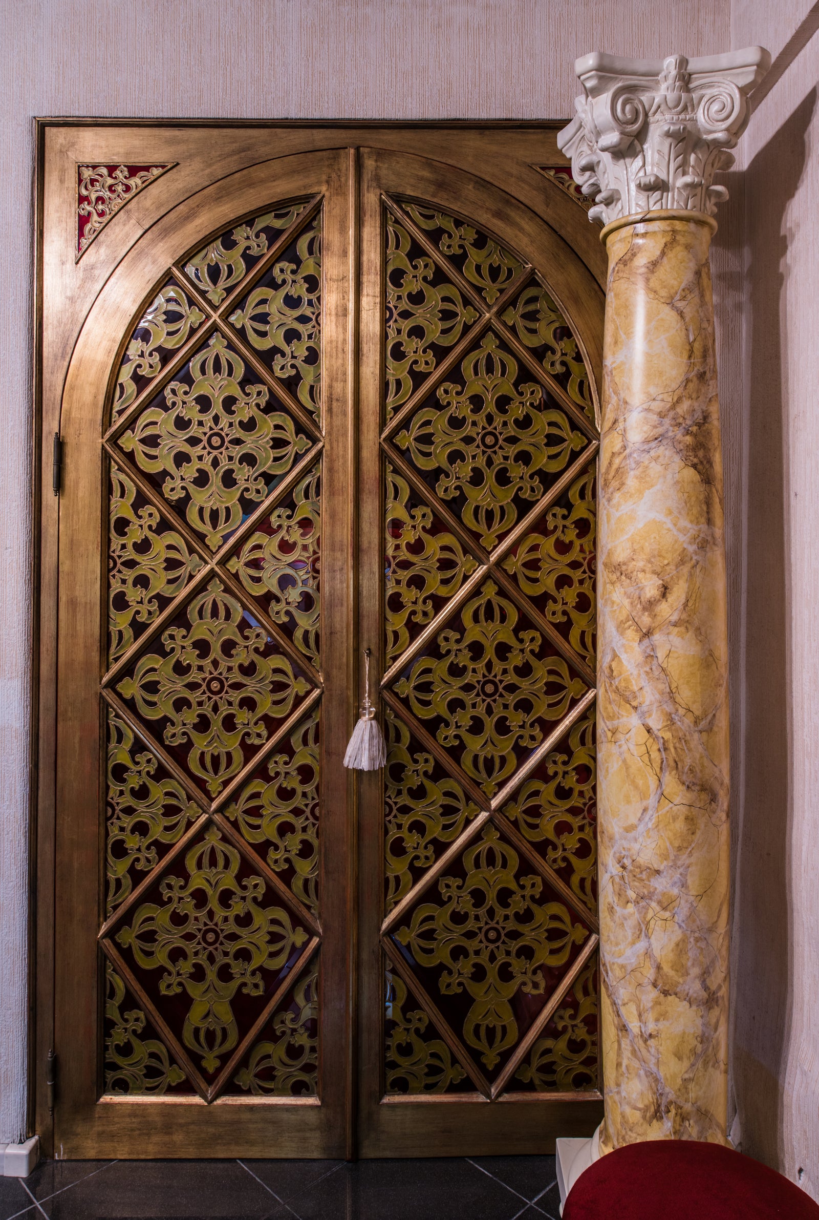 Decorative Wood Pillars with Capital