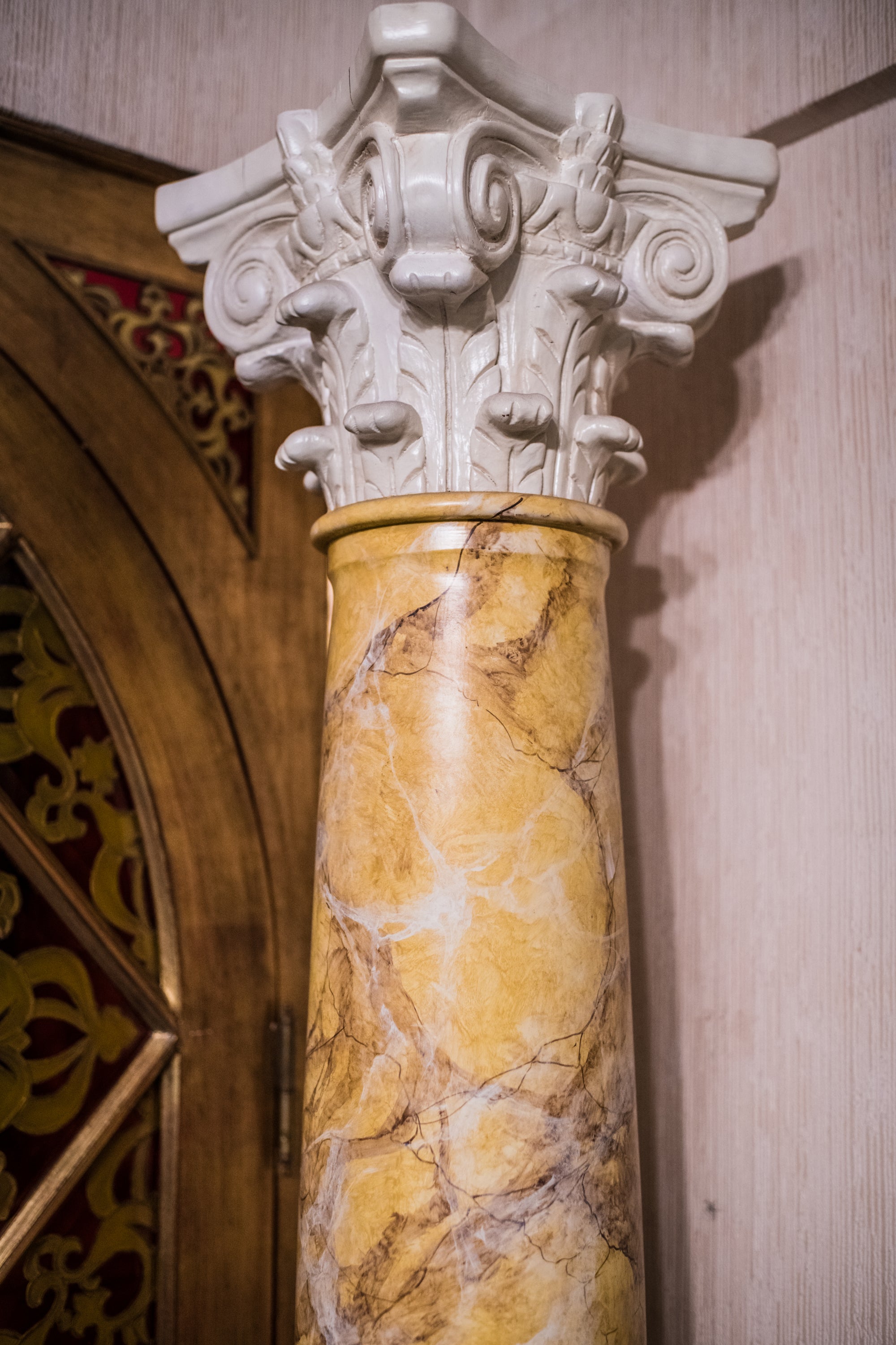 Decorative Wood Pillars with Capital