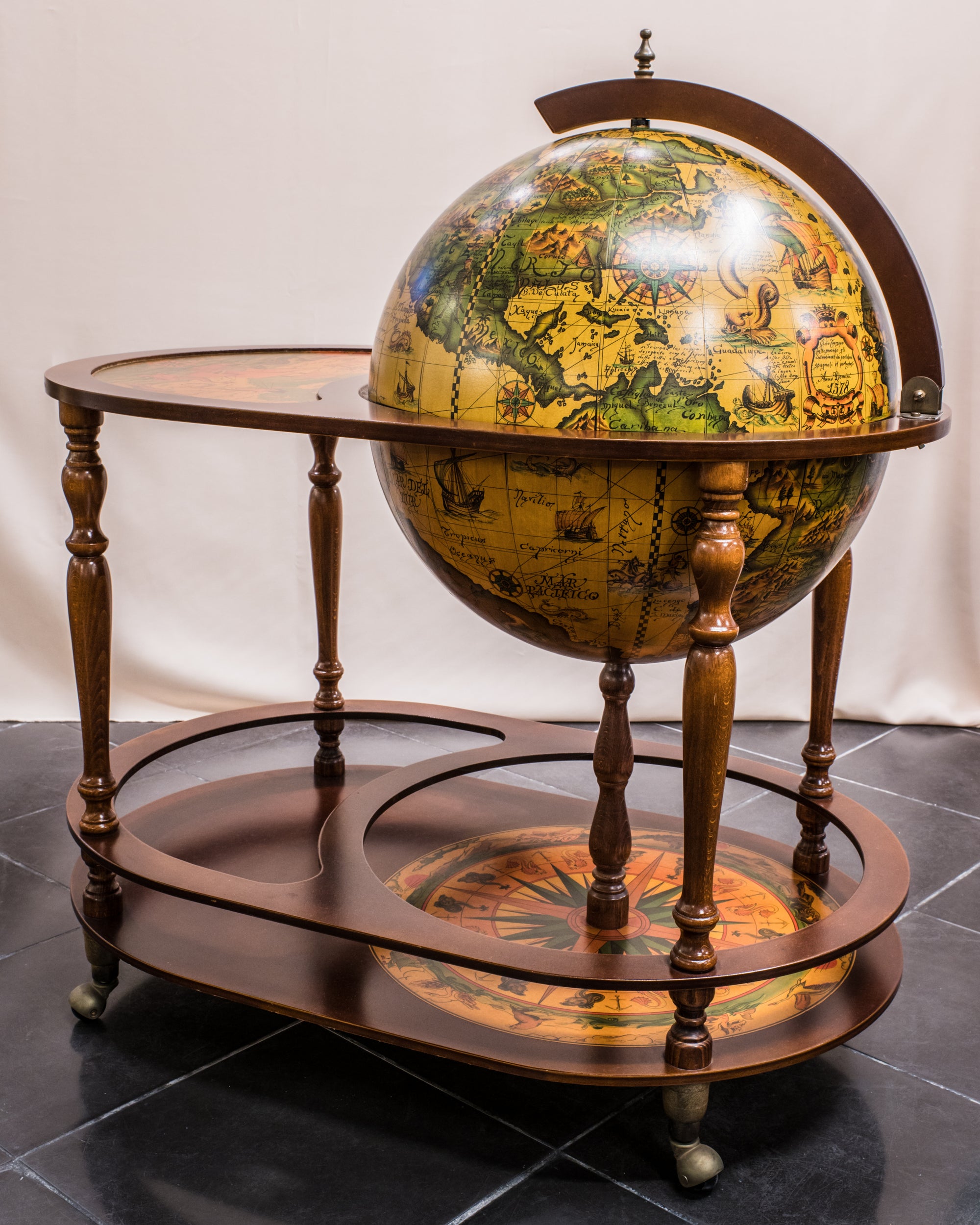 Trolley globe with drink cabinet and tray